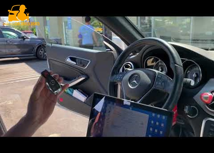 Chìa khóa thông minh Keyless-Go Mercedes Benz khu Phú Mỹ Hưng