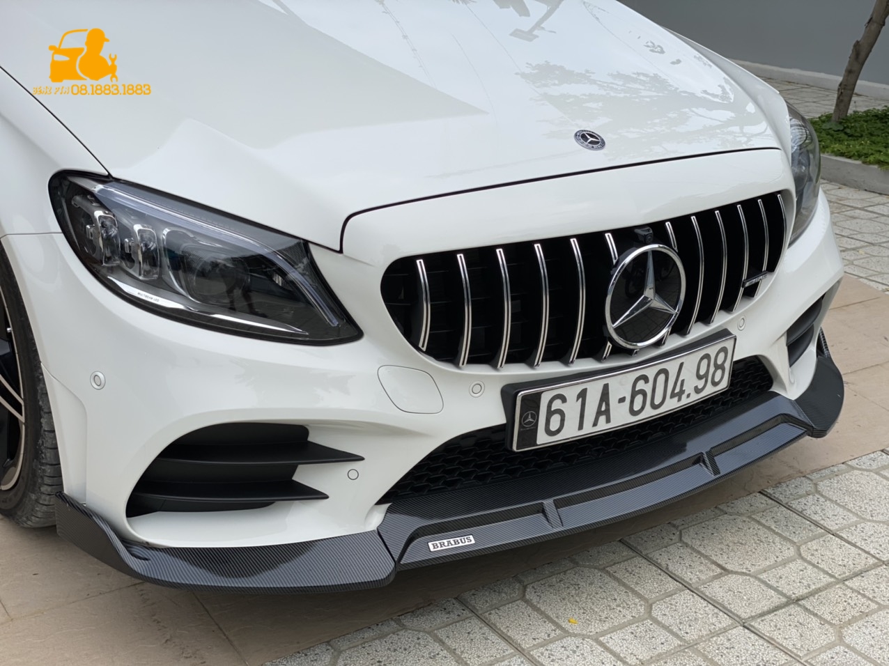Phụ kiện xe sang Mercedes Benz chuyên cung cấp và lắp đặt mặt calang chuyên nghiệp